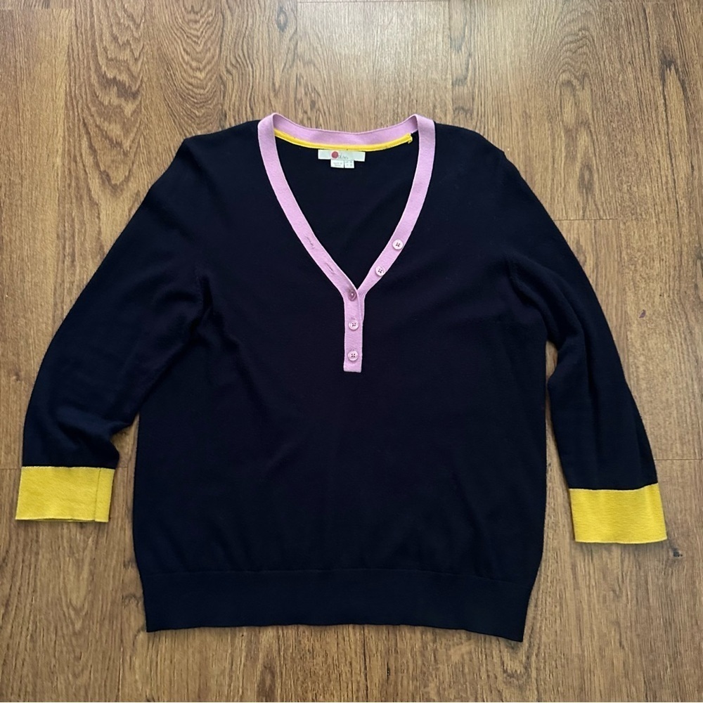 Boden navy blue V-Neck Sweater with Pink Yellow Details size 10 long sleeve